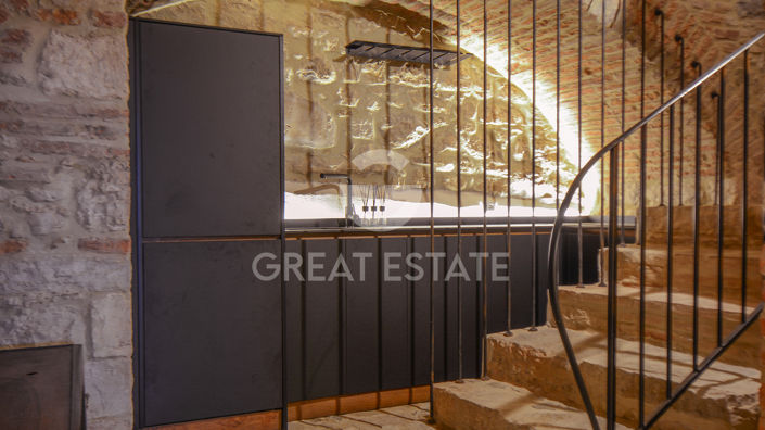 Image No.8-3 Bed Property for sale