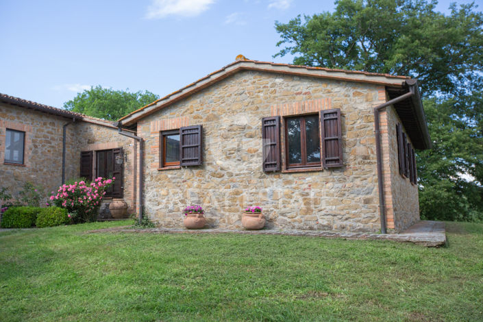 Image No.15-4 Bed Country House for sale