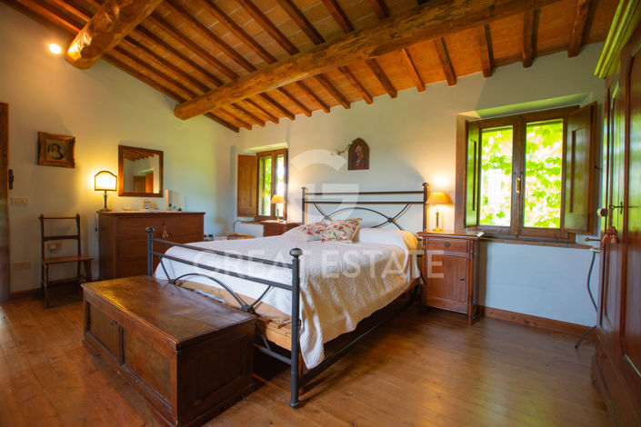 Image No.30-4 Bed Country House for sale