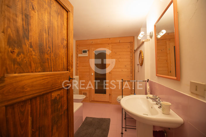 Image No.34-4 Bed Country House for sale