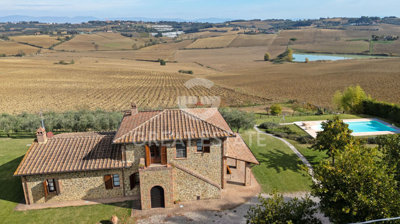 4 Bed Country House for sale