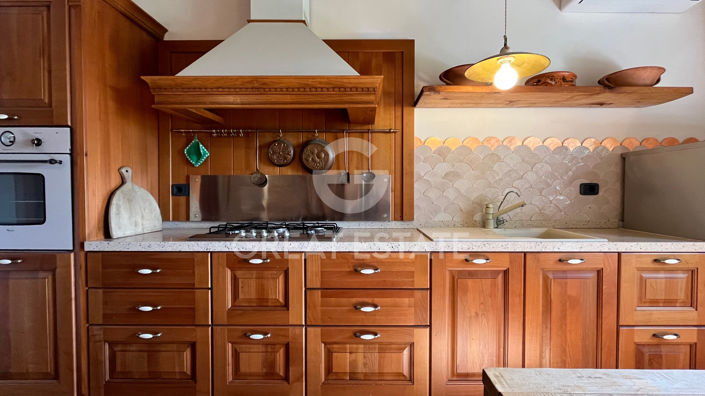 Image No.19-6 Bed Country House for sale