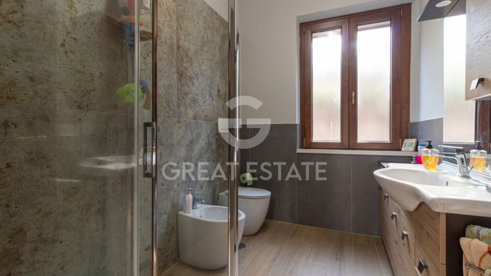 Image No.24-5 Bed Country House for sale