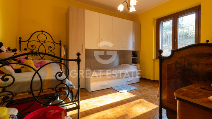 Image No.26-5 Bed Country House for sale