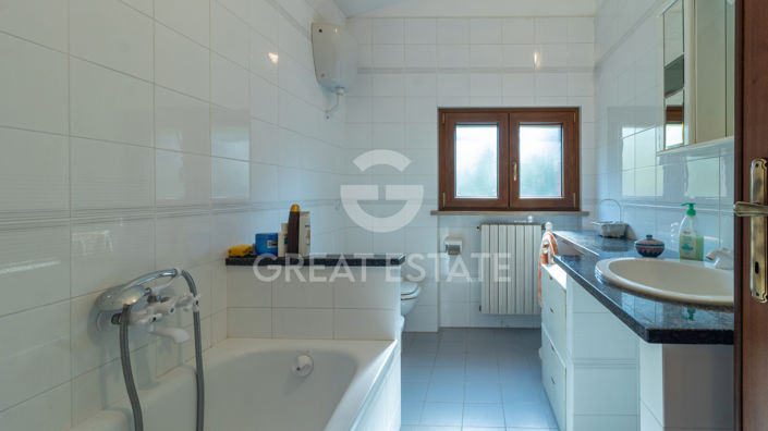 Image No.32-5 Bed Country House for sale