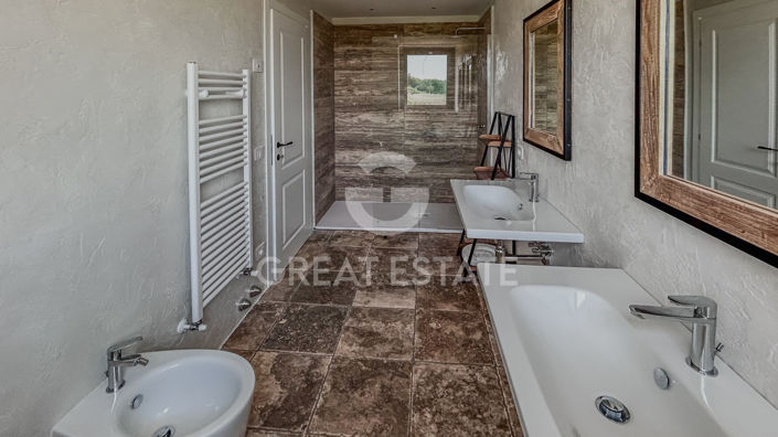 Image No.24-3 Bed Country House for sale