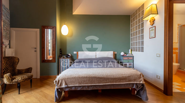 Image No.15-3 Bed Property for sale