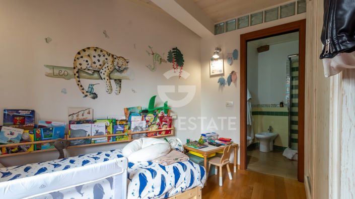 Image No.17-3 Bed Property for sale