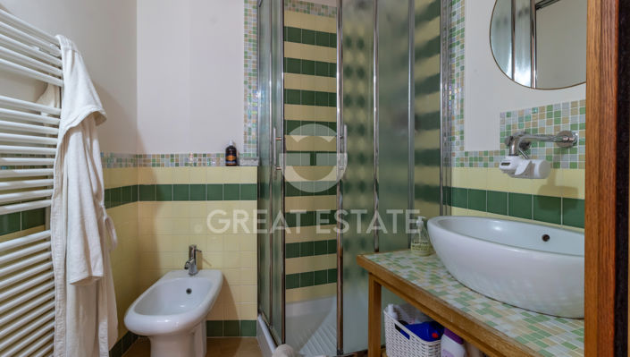 Image No.18-3 Bed Property for sale