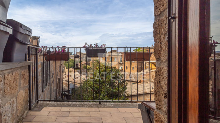 Image No.27-3 Bed Property for sale