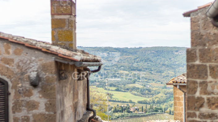 Image No.29-3 Bed Property for sale