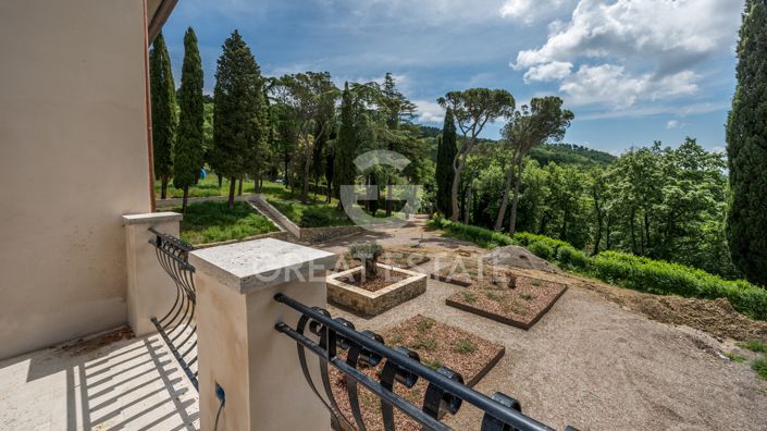 Image No.13-9 Bed Country House for sale