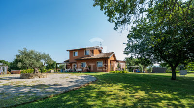 5 Bed Country House for sale