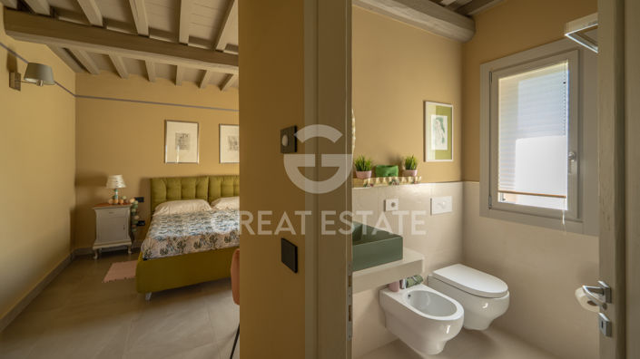 Image No.55-5 Bed Country House for sale