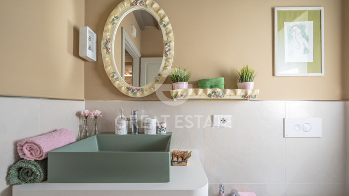 Image No.57-5 Bed Country House for sale