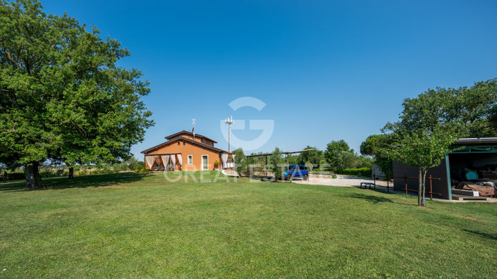 Image No.8-5 Bed Country House for sale