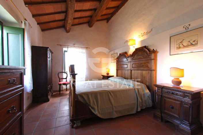 Image No.31-18 Bed Country House for sale