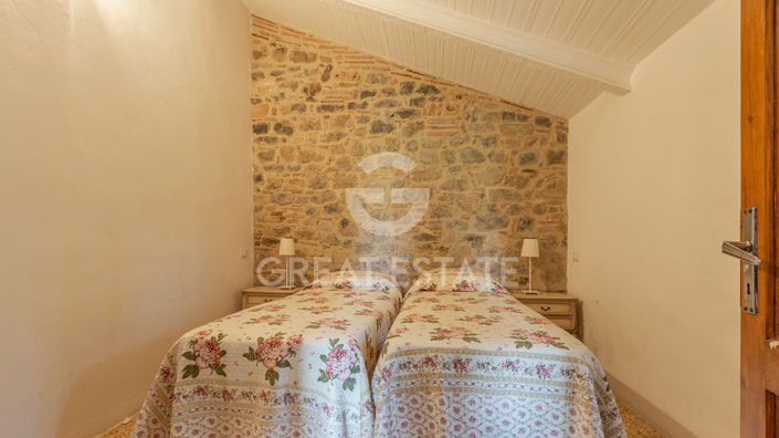 Image No.26-4 Bed Country House for sale