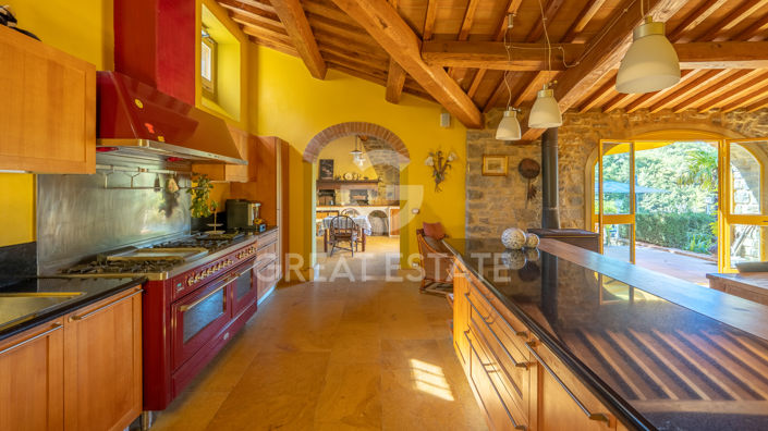Image No.30-6 Bed Country House for sale