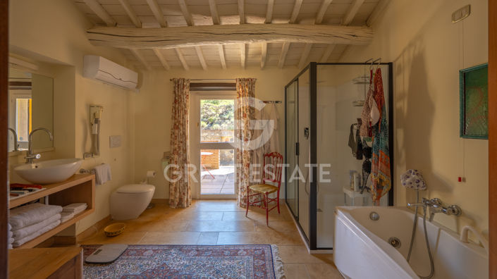 Image No.38-6 Bed Country House for sale