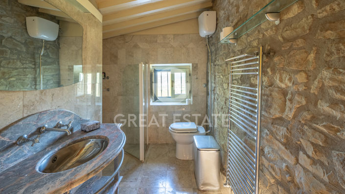 Image No.40-6 Bed Country House for sale