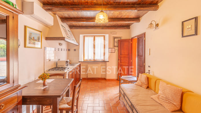 Image No.31-14 Bed Farmhouse for sale