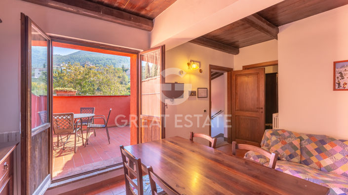 Image No.37-14 Bed Farmhouse for sale