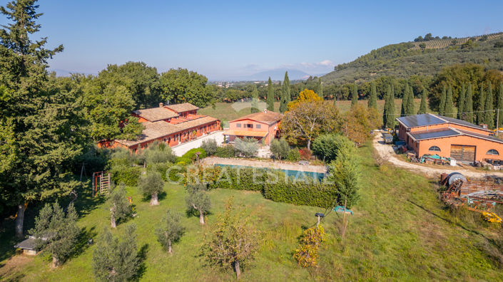 Image No.5-14 Bed Farmhouse for sale