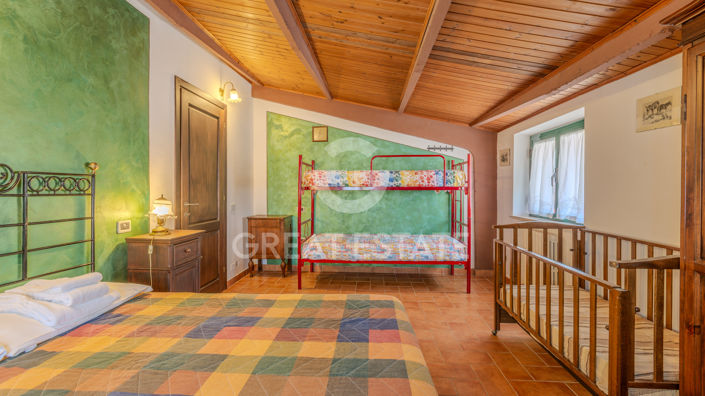 Image No.48-14 Bed Farmhouse for sale