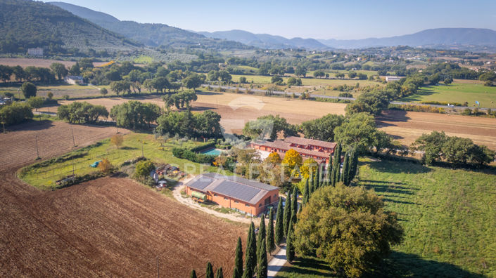 Image No.8-14 Bed Farmhouse for sale