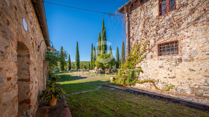 Image No.12-6 Bed Country House for sale