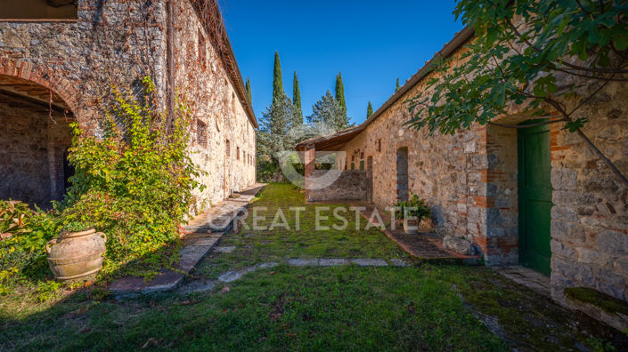 Image No.13-6 Bed Country House for sale