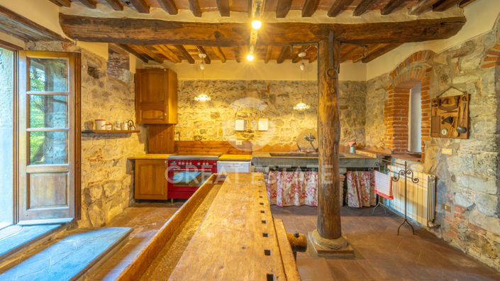 Image No.28-6 Bed Country House for sale