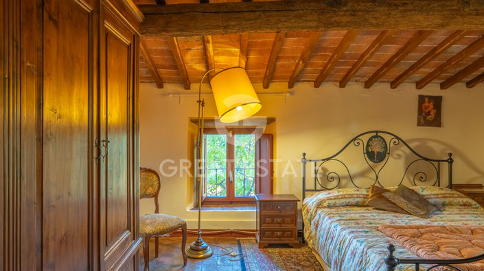 Image No.40-6 Bed Country House for sale