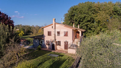Maison de campagne de 5 chambres à vendre à Sarteano