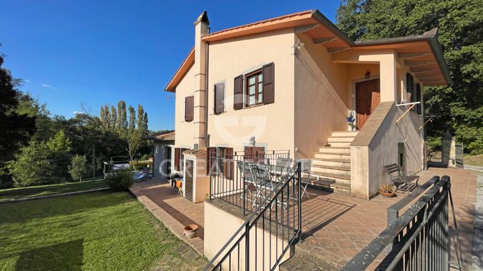 Image No.20-5 Bed Country House for sale