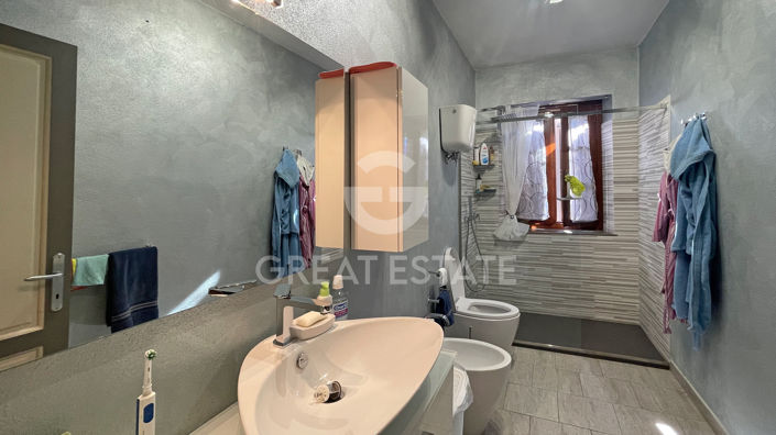 Image No.28-5 Bed Country House for sale