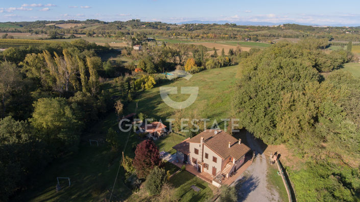 Image No.8-5 Bed Country House for sale