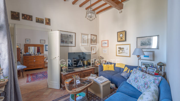 Image No.18-2 Bed Property for sale