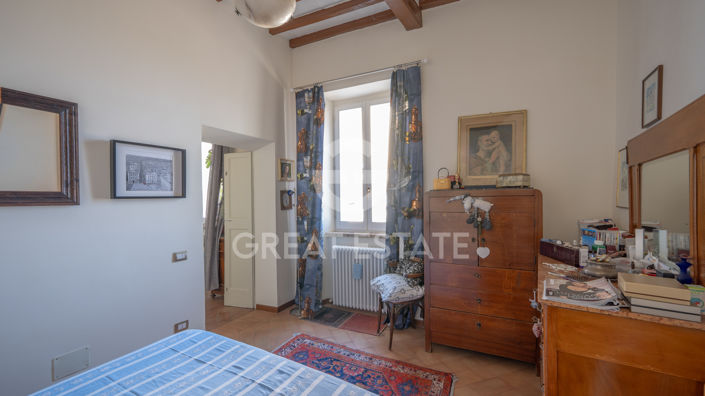 Image No.28-2 Bed Property for sale