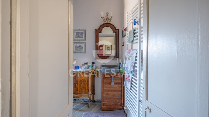 Image No.32-2 Bed Property for sale