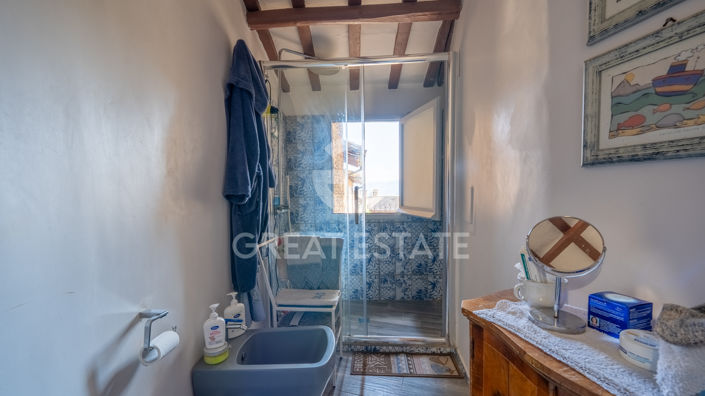 Image No.33-2 Bed Property for sale