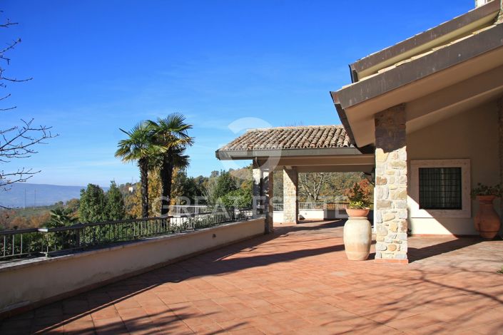 Image No.12-6 Bed Villa for sale