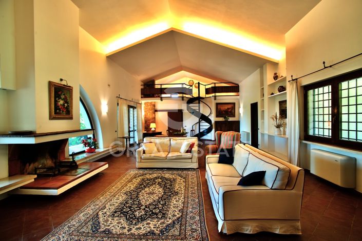 Image No.3-6 Bed Villa for sale