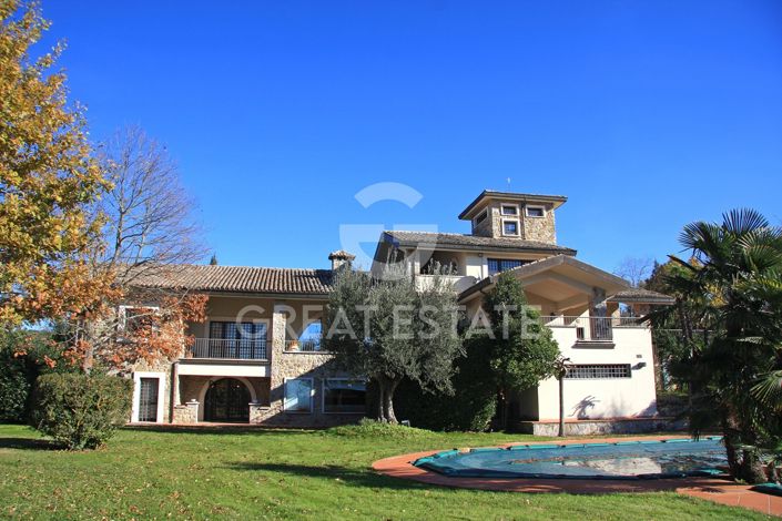 Image No.10-6 Bed Villa for sale