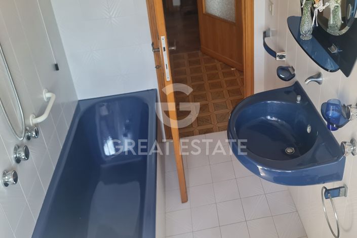 Image No.11-2 Bed Property for sale