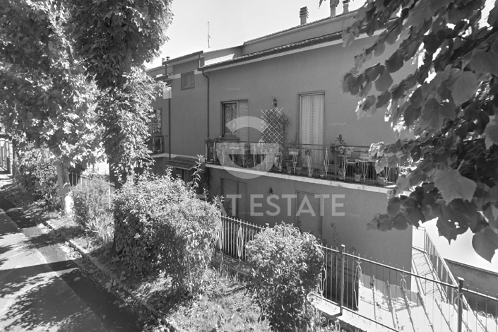 Image No.9-2 Bed Property for sale