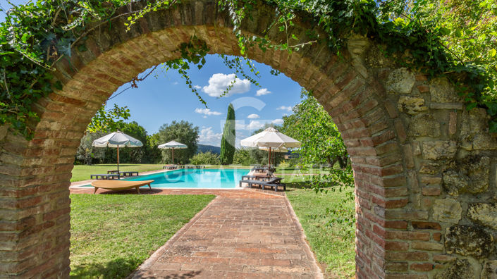 Image No.17-6 Bed Country House for sale