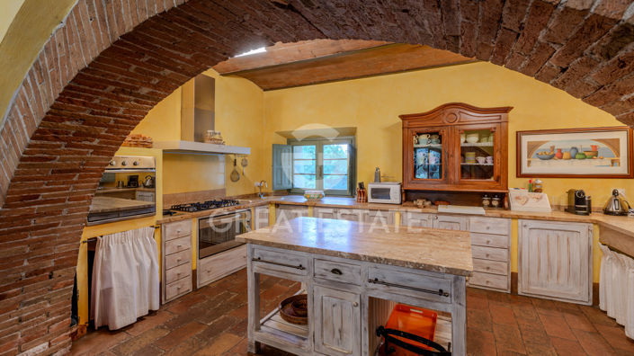 Image No.39-6 Bed Country House for sale