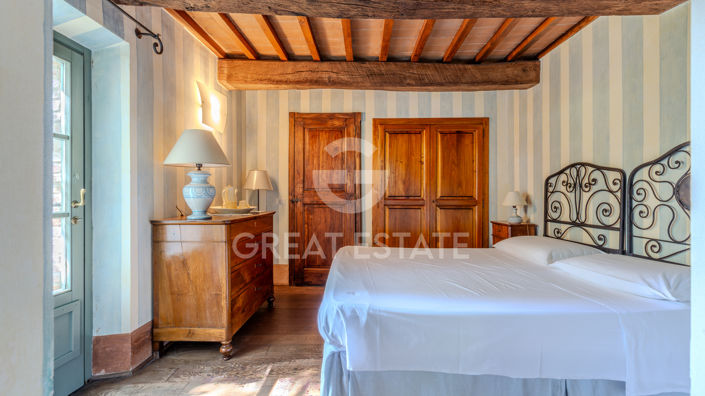 Image No.43-6 Bed Country House for sale